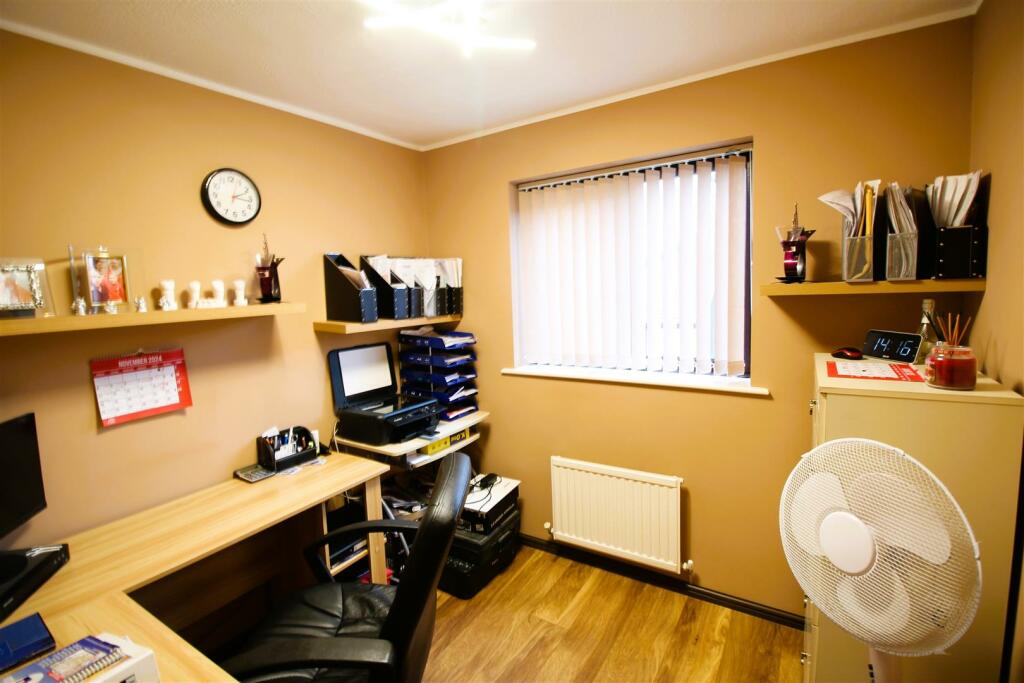 Additional property image - Cambrian Bar, Low Moor, Bradford