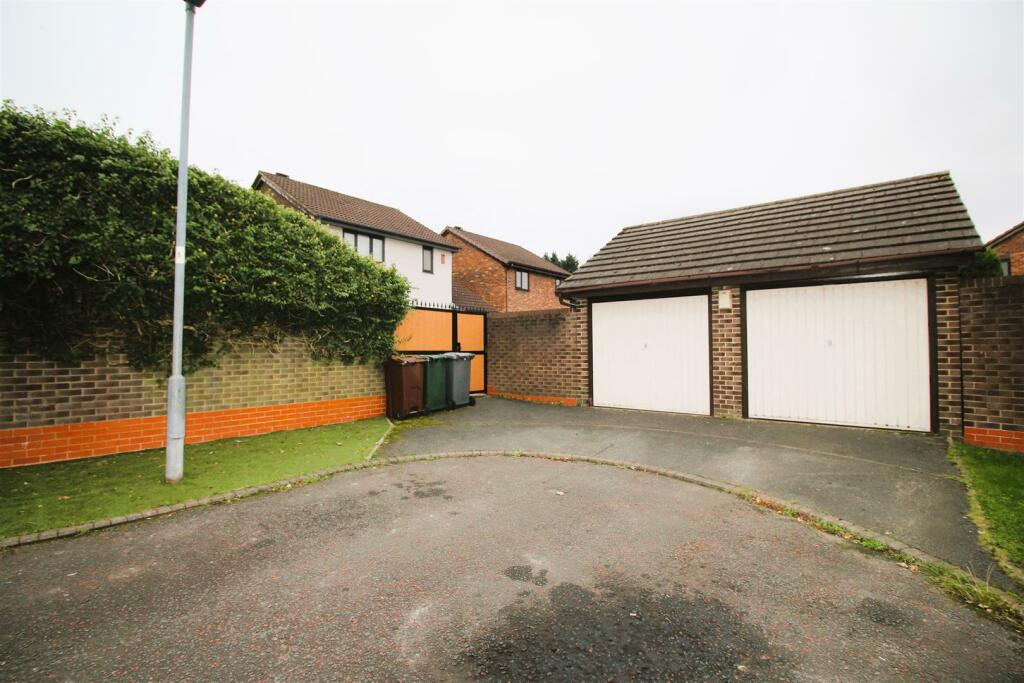 Additional property image - Cambrian Bar, Low Moor, Bradford