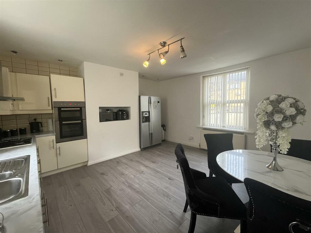 Additional property image - Speights Place, Bradford