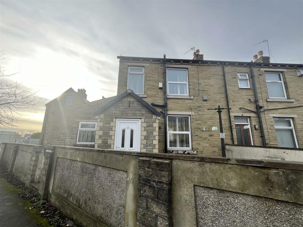 Additional property image - Speights Place, Bradford