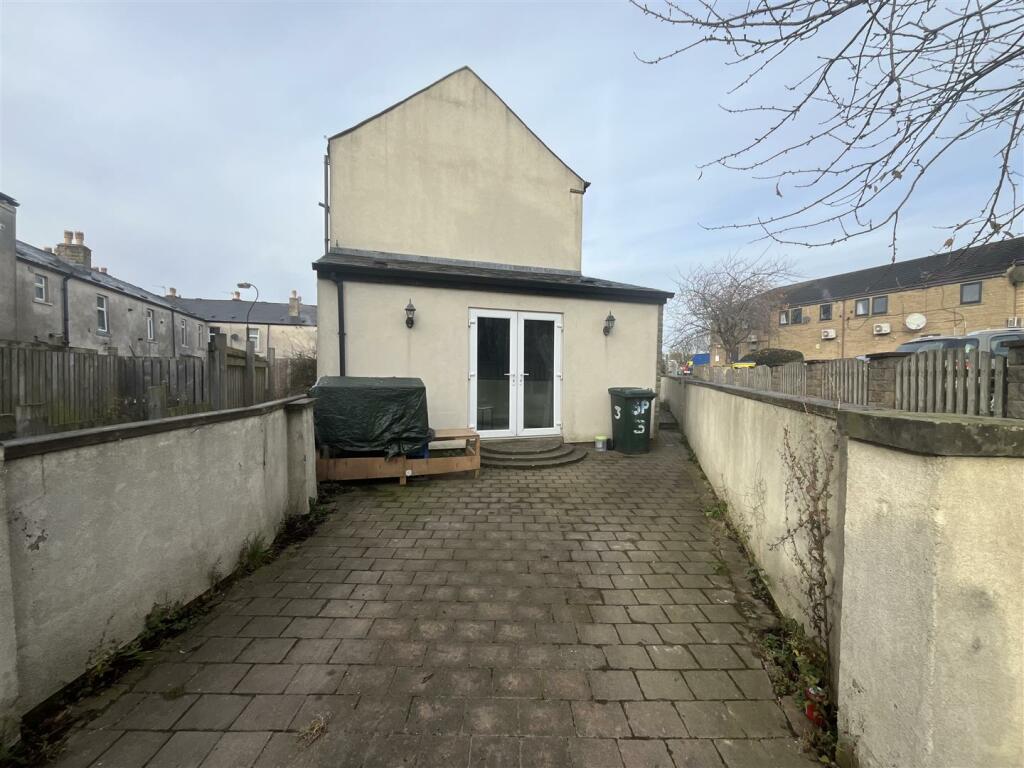 Additional property image - Speights Place, Bradford