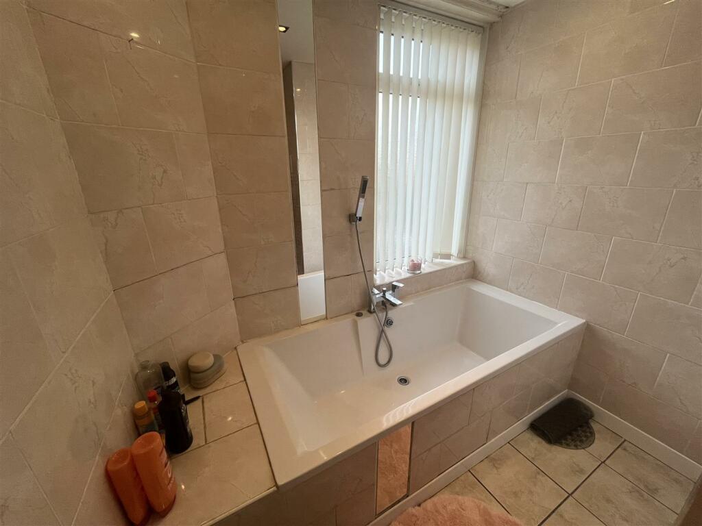 Additional property image - Speights Place, Bradford