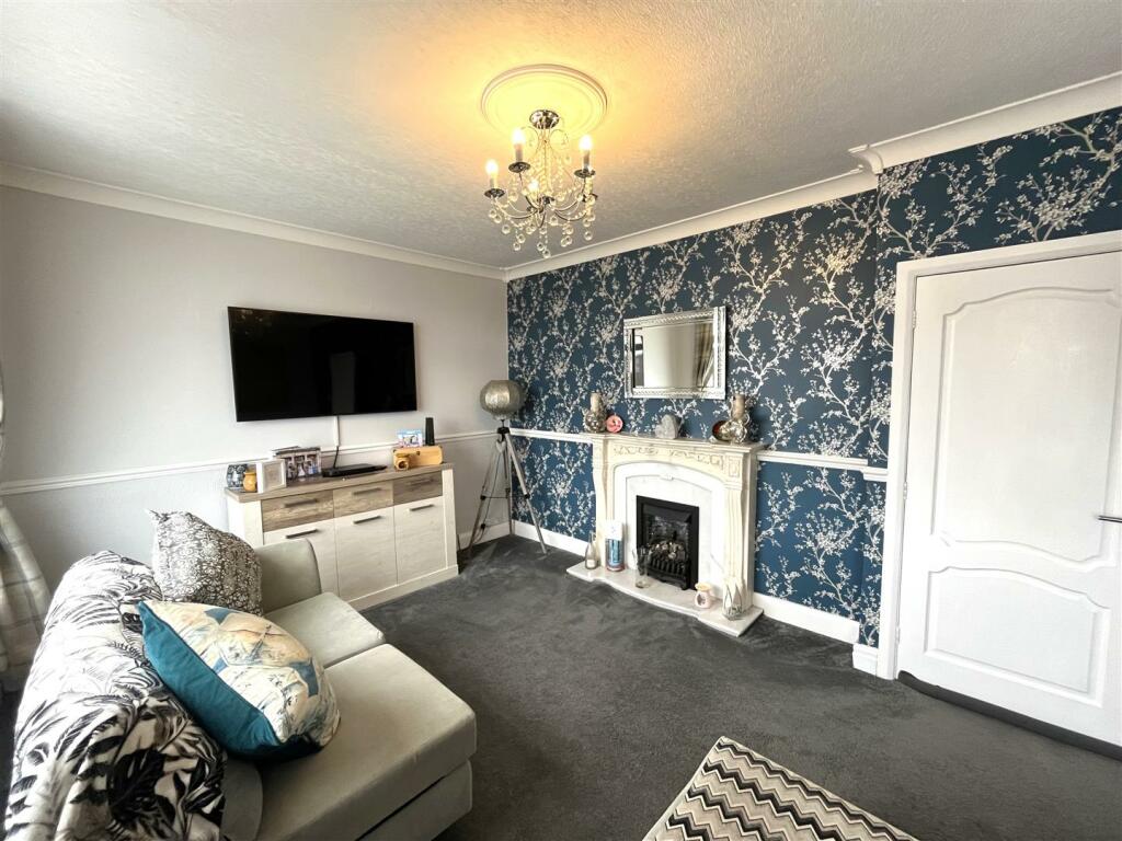 Additional property image - Willow Drive, Bradford