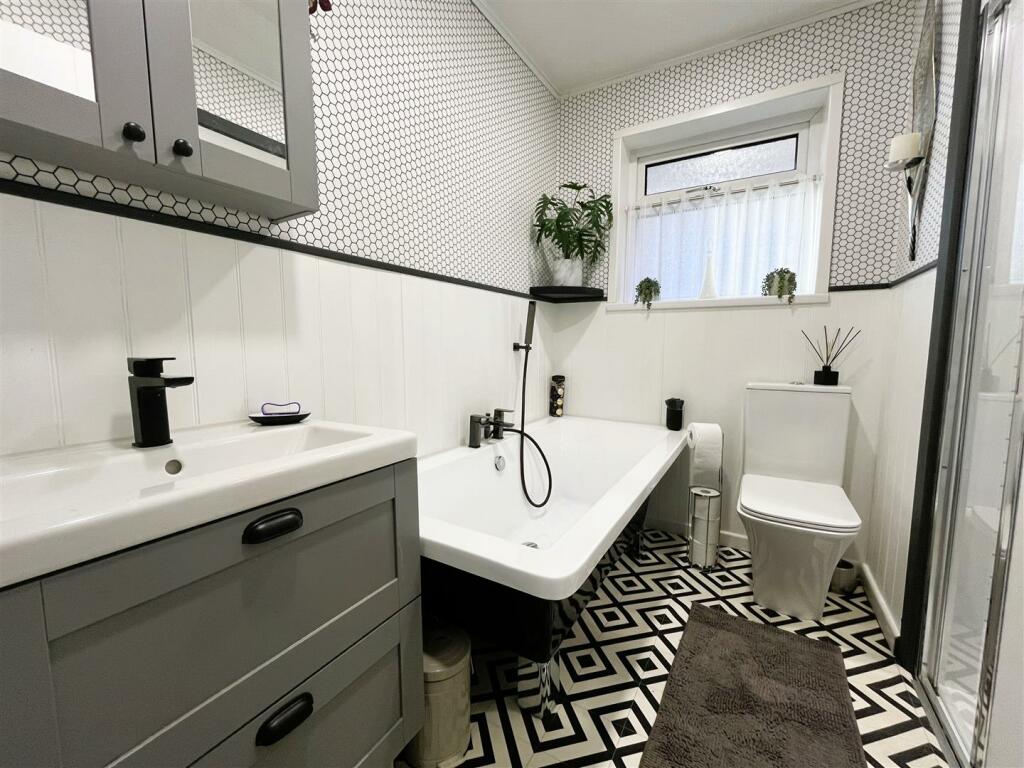 Additional property image - Shetcliffe Road, Bradford