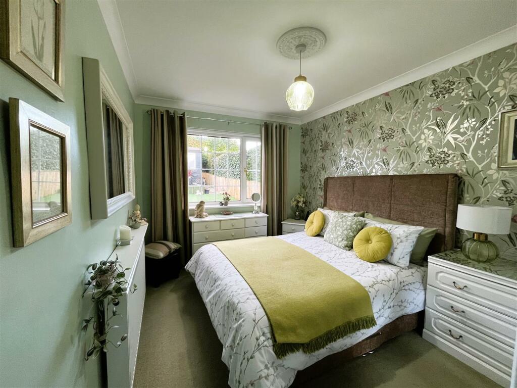 Additional property image - Shetcliffe Road, Bradford