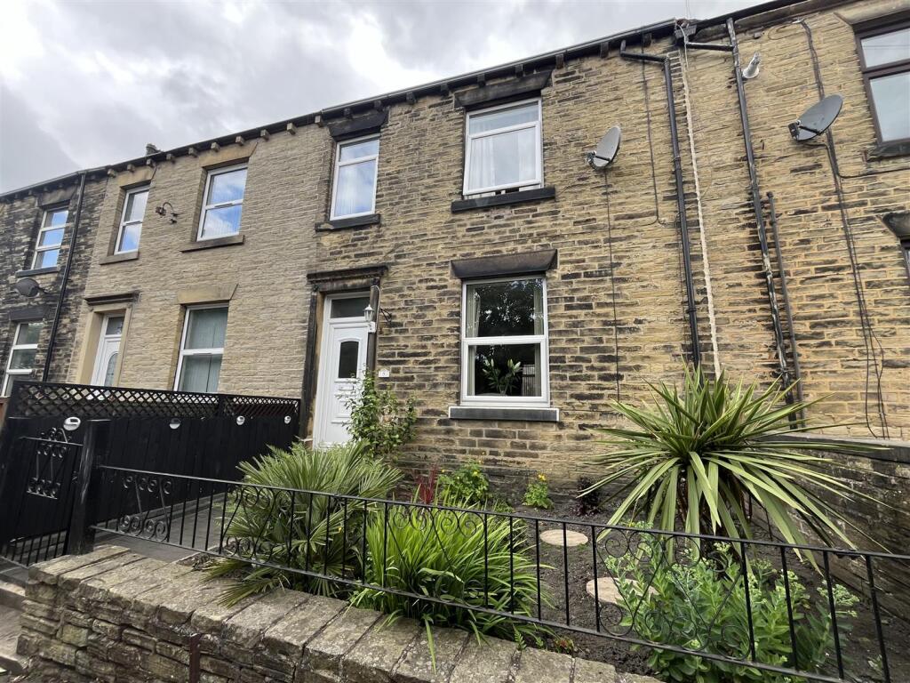 Main image of property: York Place, Cleckheaton