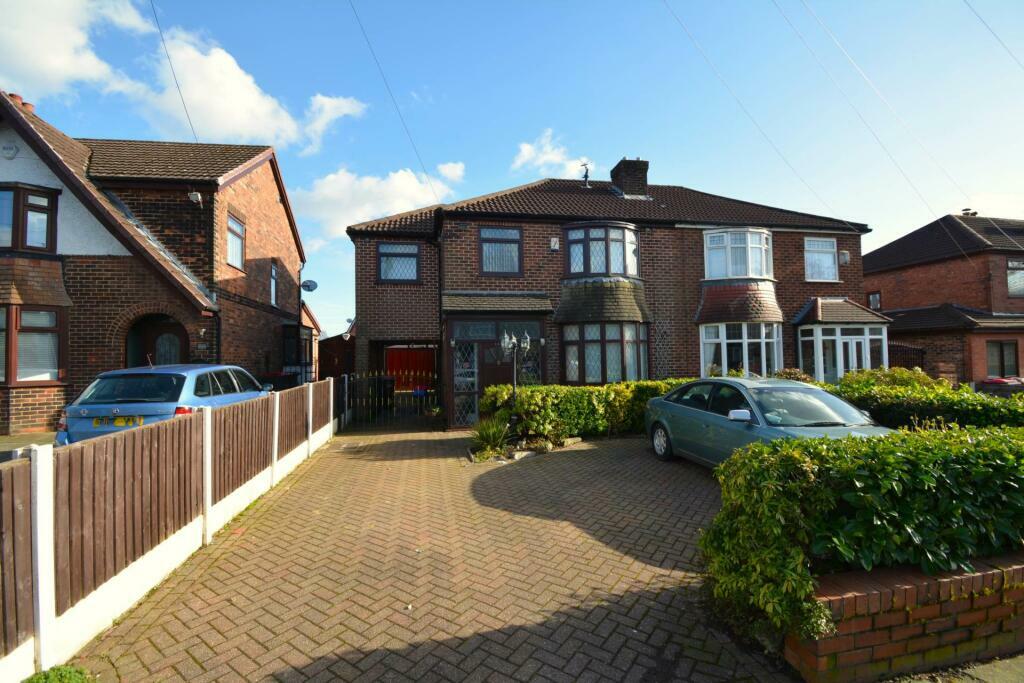 4 bedroom semidetached house for sale in Newearth Road, Worsley