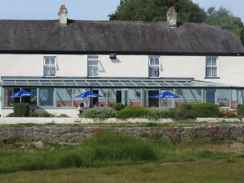 Pub for sale in Bar and Restaurant, Canal Foot, Ulverston, LA12