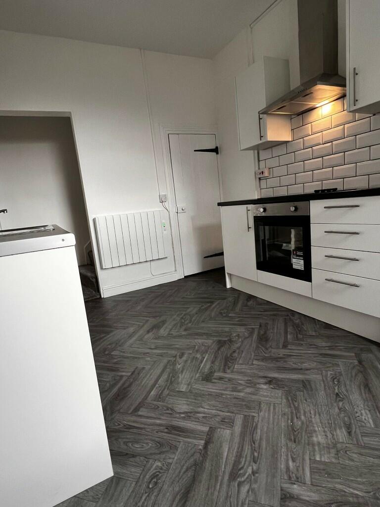 Additional property image - Aberrhondda Road, Porth, Rhondda Cynon Taff, CF39