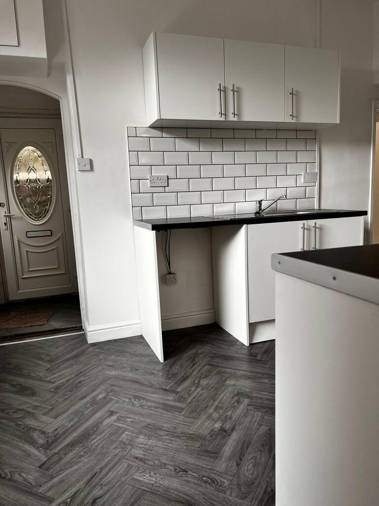 Additional property image - Aberrhondda Road, Porth, Rhondda Cynon Taff, CF39