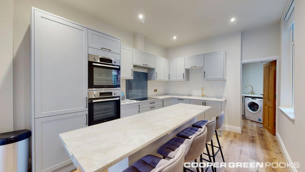 High Street 3a Kitchen 1.jpg