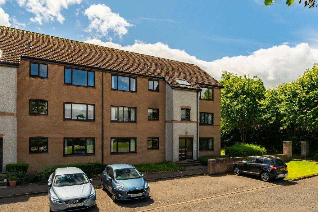 2 bedroom ground floor flat for sale in 15/2 Echline Rigg, South