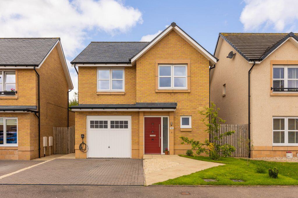4 bedroom detached house