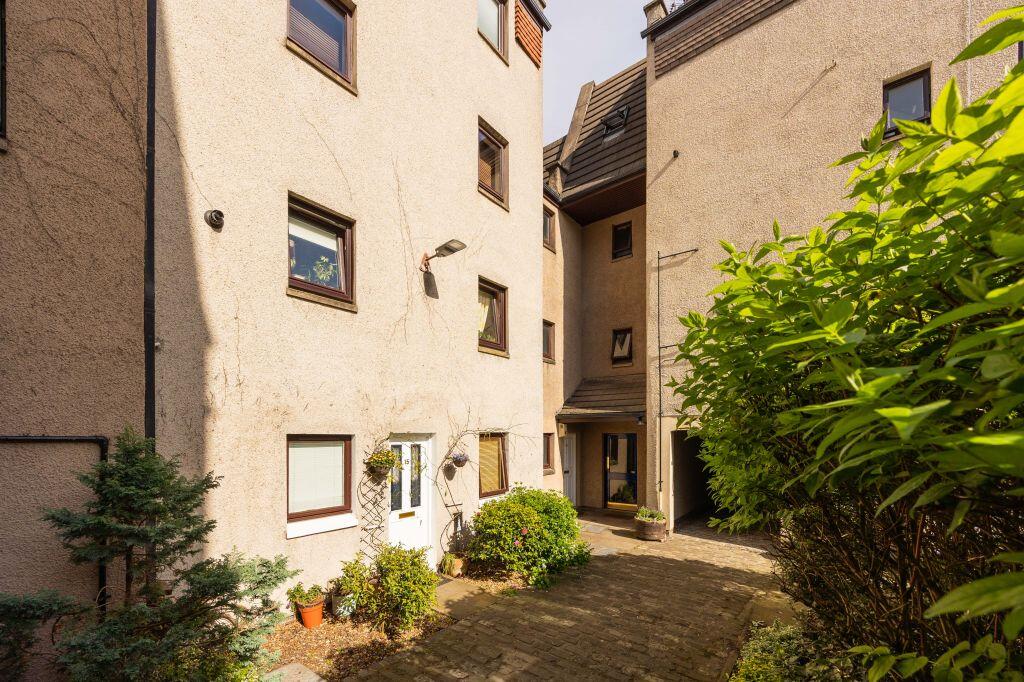 Main image of property: 16 Sandport, Edinburgh, EH6 6PL