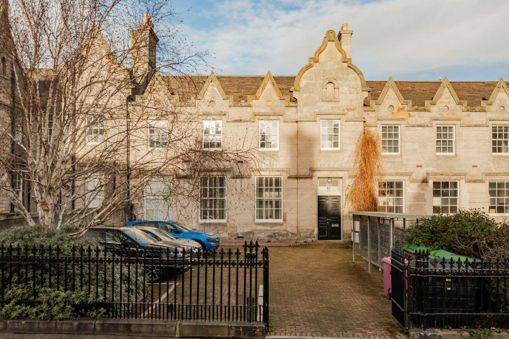 Main image of property: 6A/3 Mill Lane, Edinburgh, EH6 6TJ