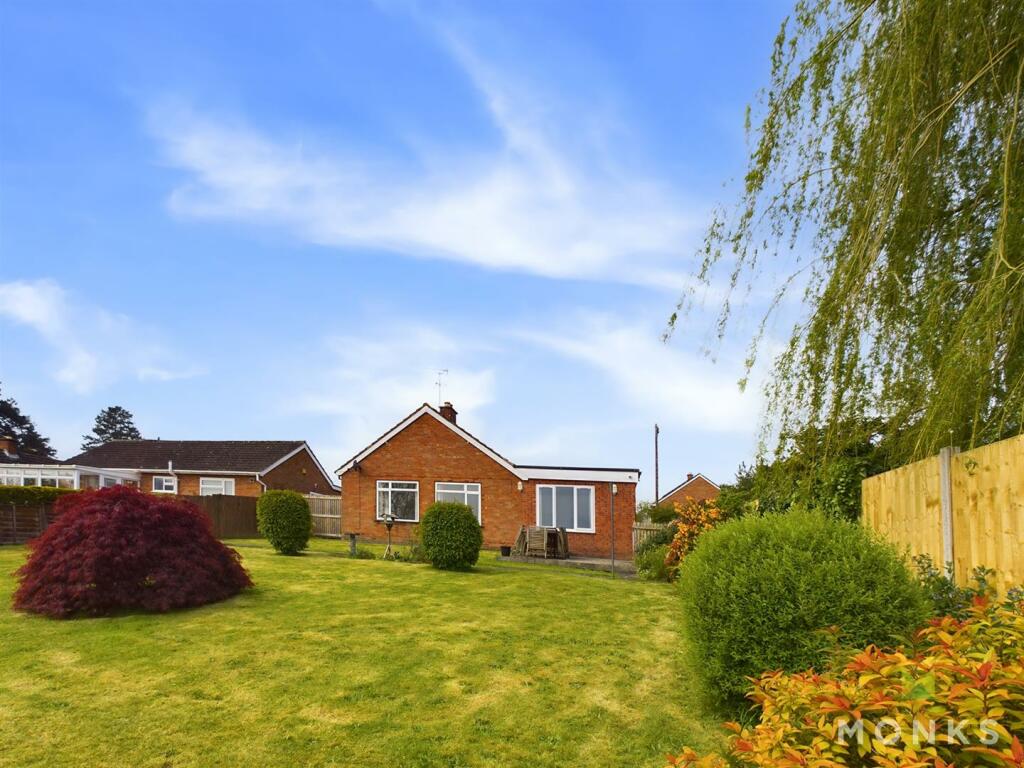 3 bedroom detached bungalow for sale in Whiteminster, Oswestry, SY11