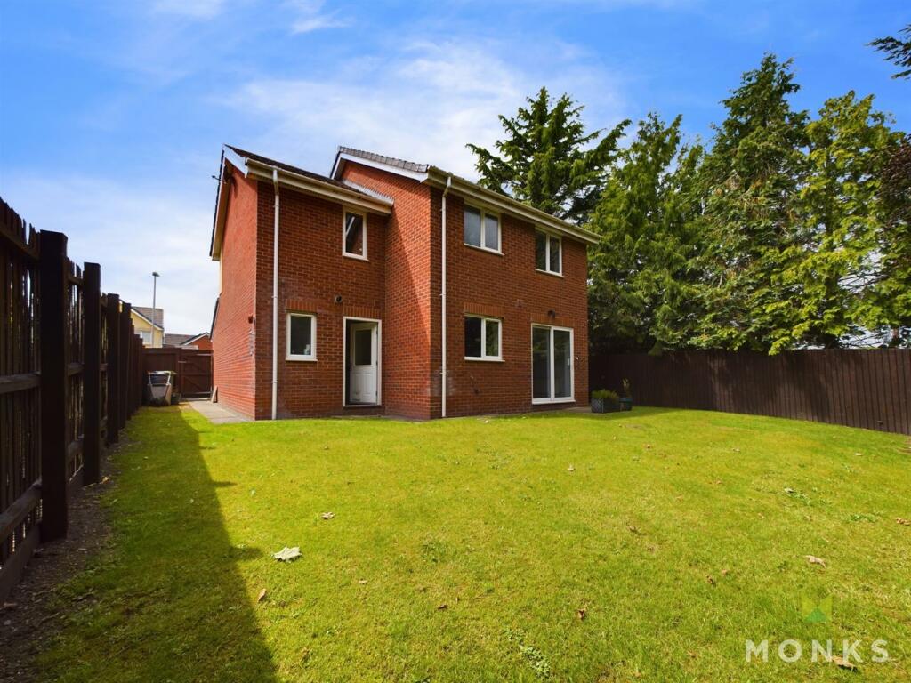 4 bedroom detached house for sale in Park Hafod, Four Crosses, SY22