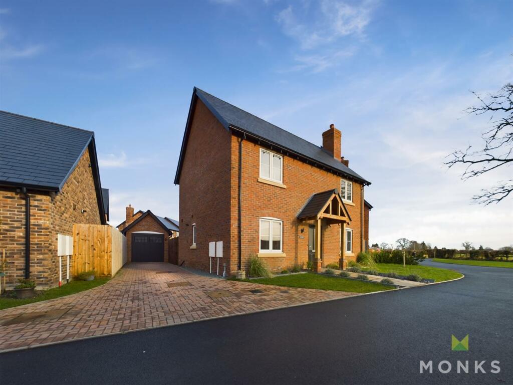 4 bedroom detached house for sale in Maes Sarn Wen, Four Crosses