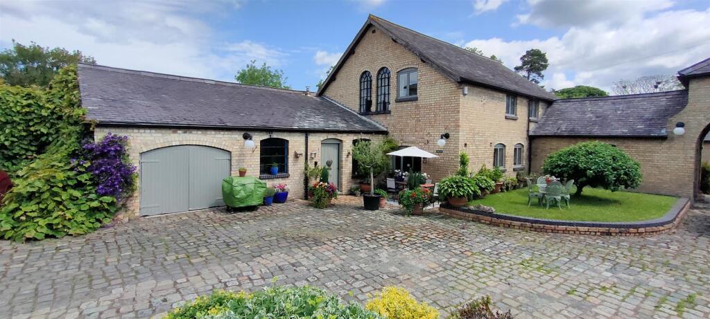 Main image of property: Trewern Court, Hengoed, Oswestry