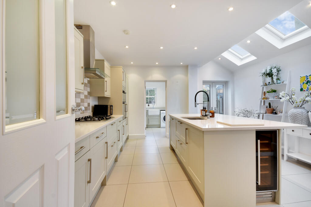 Additional property image - Rosebery Road, Old Moulsham