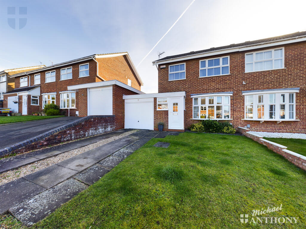 Main image of property: Ashford Close, Aylesbury, Buckinghamshire