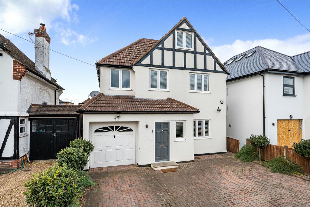 4 bedroom detached house for sale in Wolsey Drive, WaltononThames