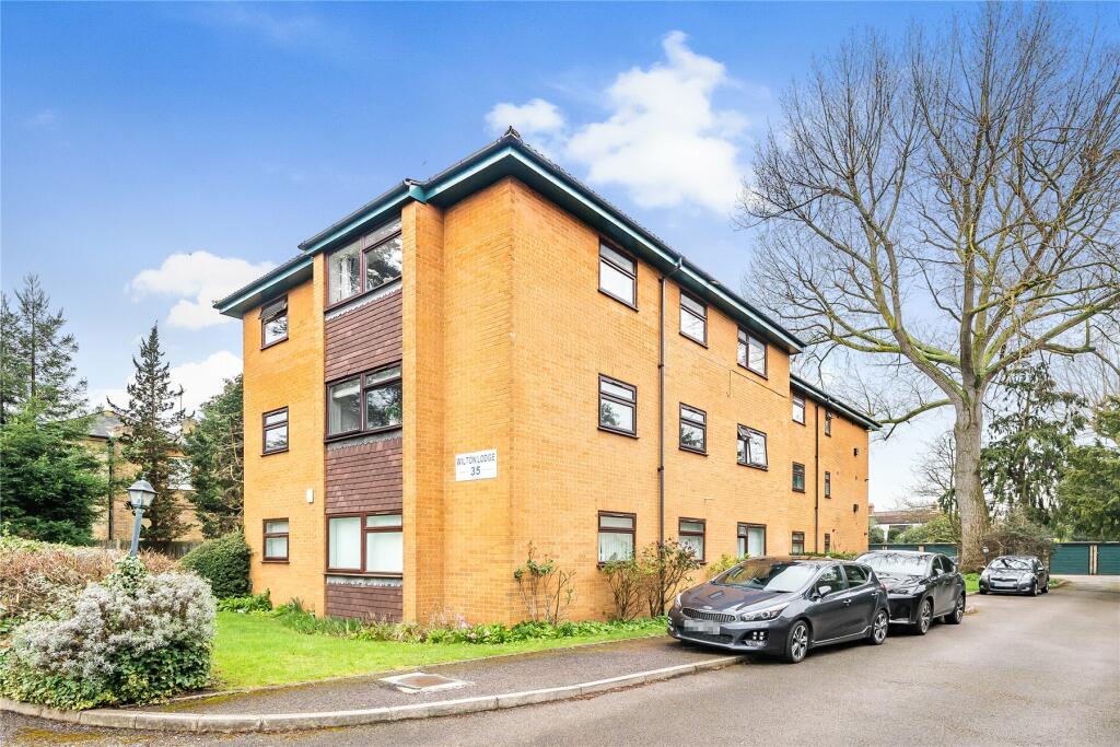 2 bedroom flat for sale in Wilton Lodge, Rydens Road, WaltonOnThames