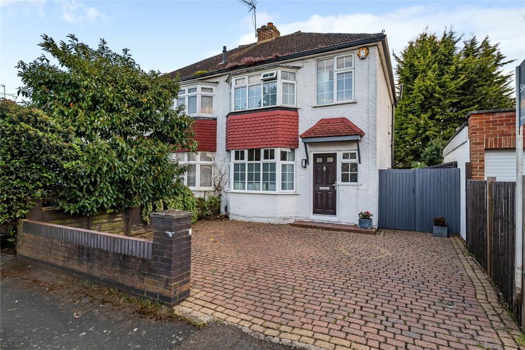 3 bedroom semidetached house for sale in Cottimore Crescent, WaltonOn