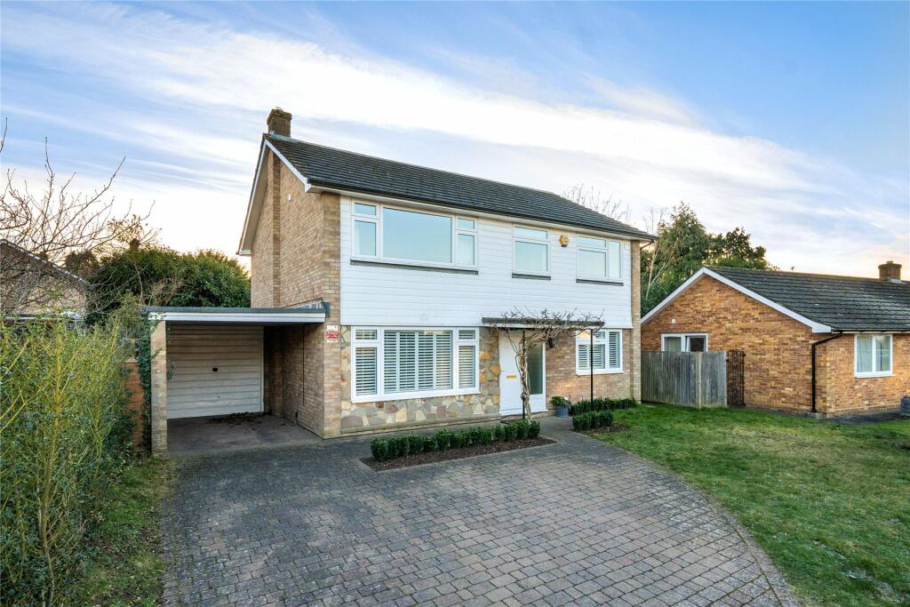 4 bedroom detached house for sale in Westdene Way, Weybridge, Surrey, KT13