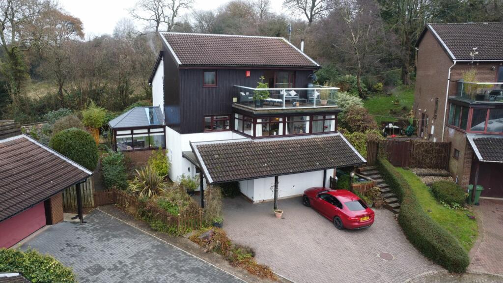 4 bedroom detached house for sale in Abbots View, Ruspidge, Buckshaft