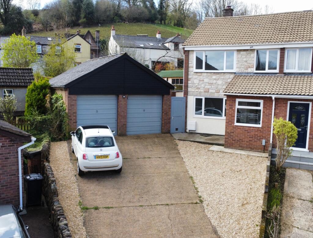 3 bedroom semidetached house for sale in Orchard Close, Mitcheldean, GL17