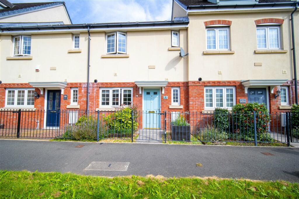 3 bedroom terraced house for sale in Mill View, Caerphilly, CF83 3SJ, CF83