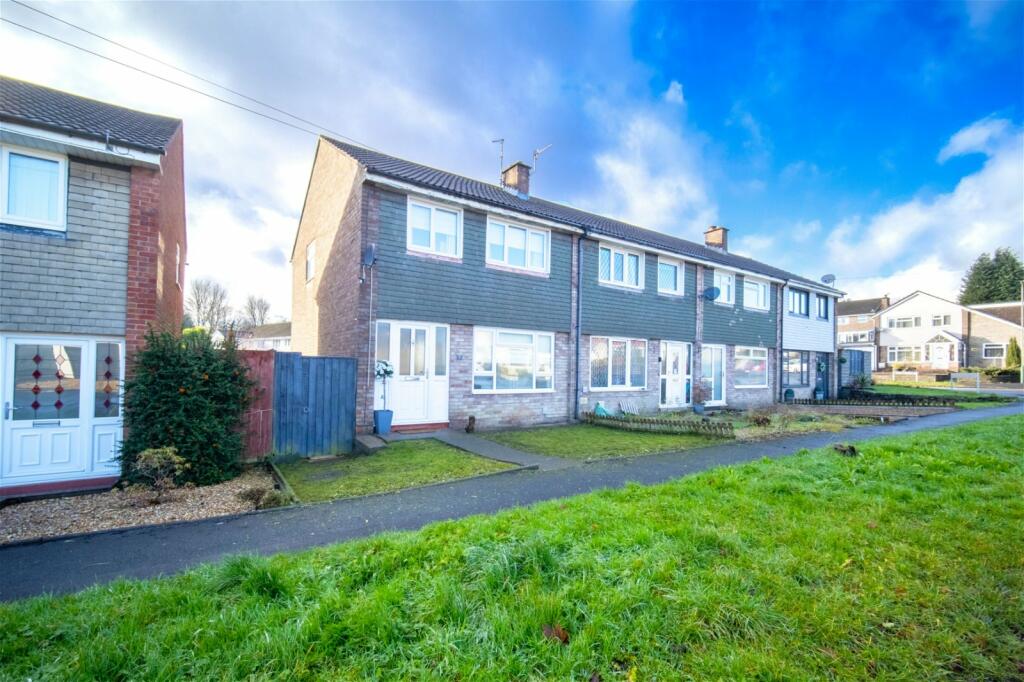 3 bedroom end of terrace house for sale in LonyDdraenen, Caerphilly
