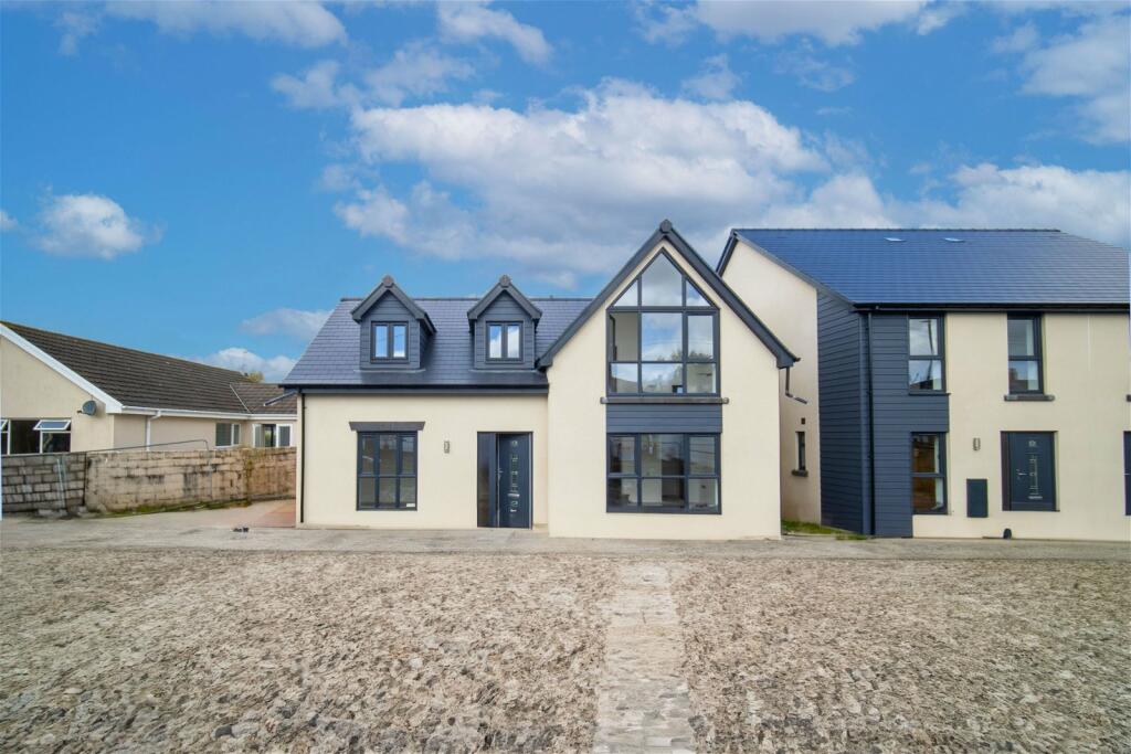 5 bedroom detached house for sale in Bedwas Road, Caerphilly, CF83 3AU, CF83