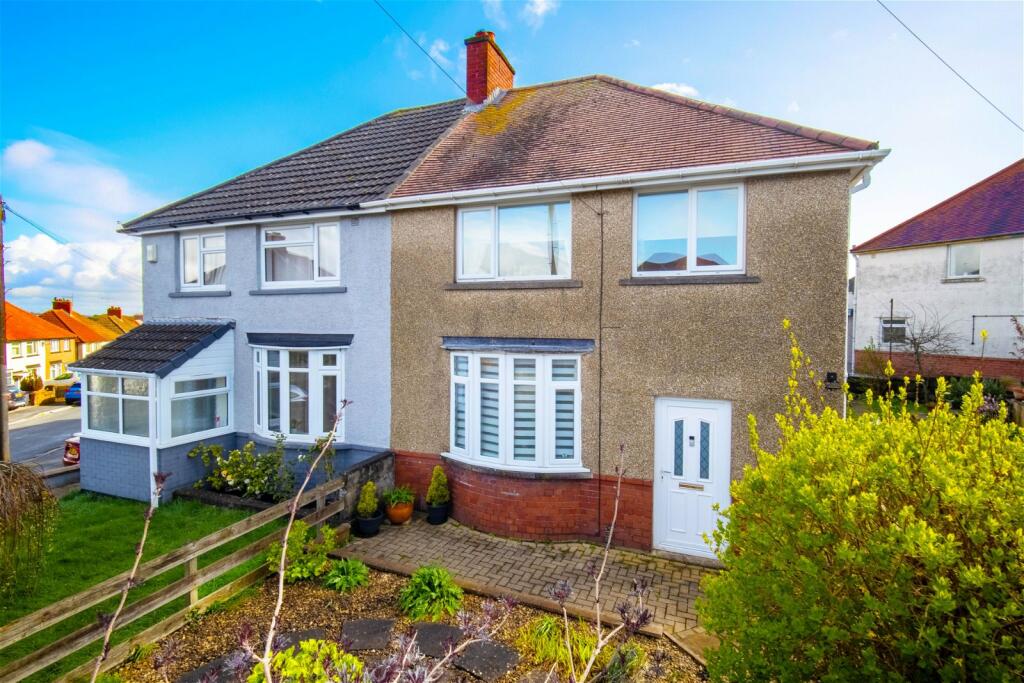 3 bedroom semidetached house for sale in Gaer Park Avenue, Newport