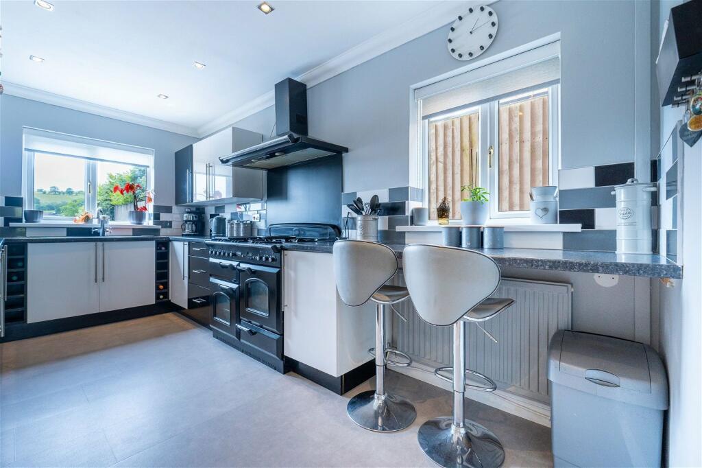 Additional property image - Cae Caradog, Caerphilly, CF83 2AA