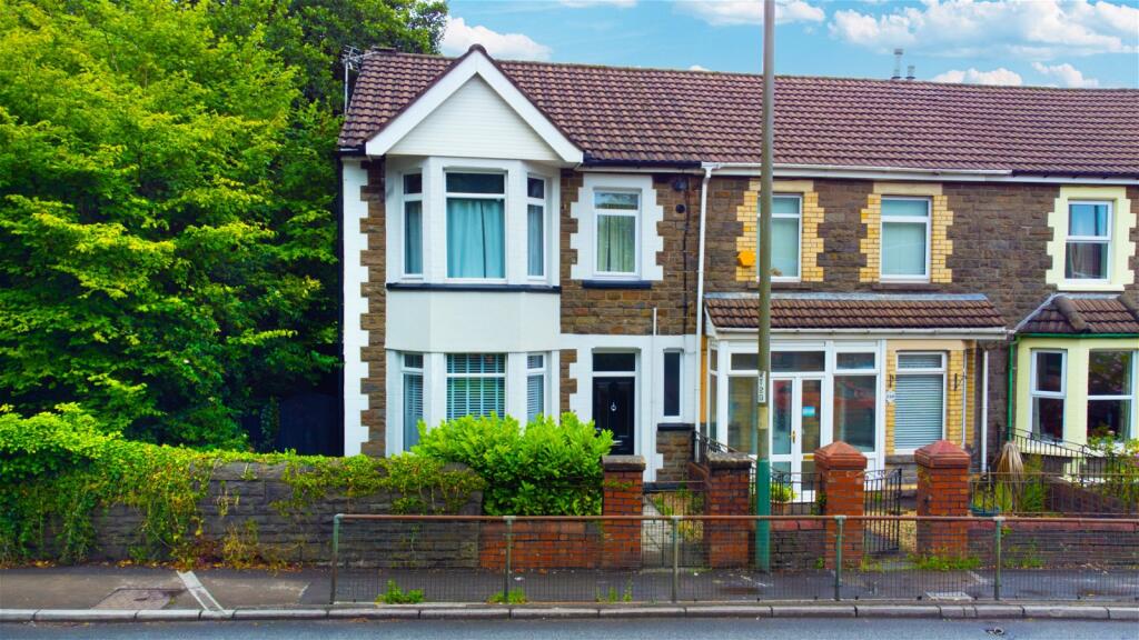 2 bedroom end of terrace house for sale in Pontygwindy Road, Caerphilly