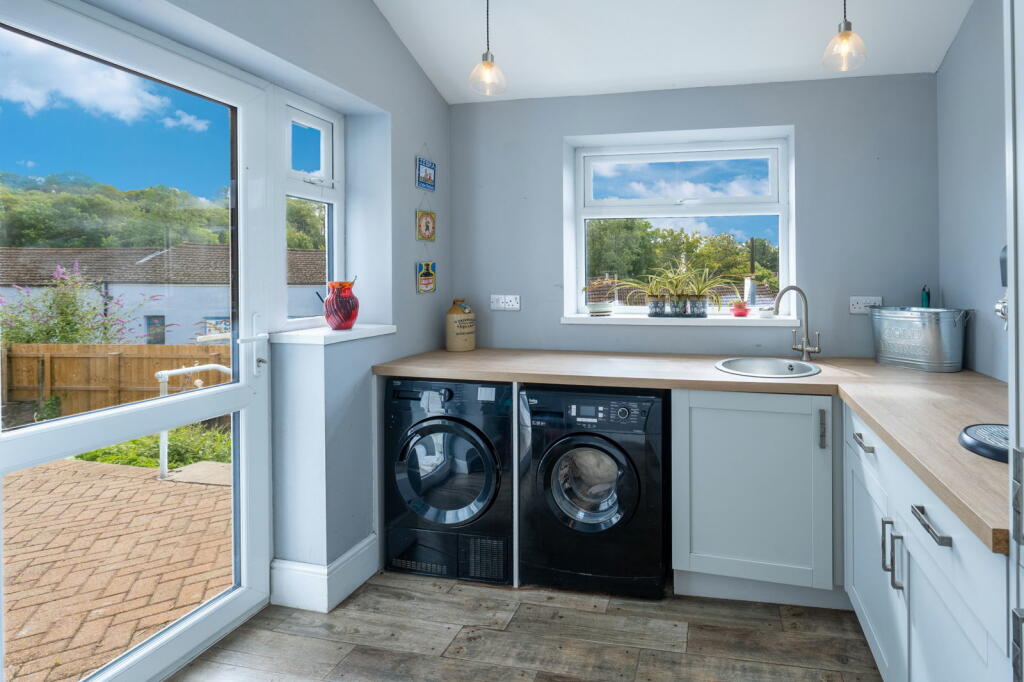 Additional property image - Pontmorlais, Merthyr Tydfil, CF47 8UY