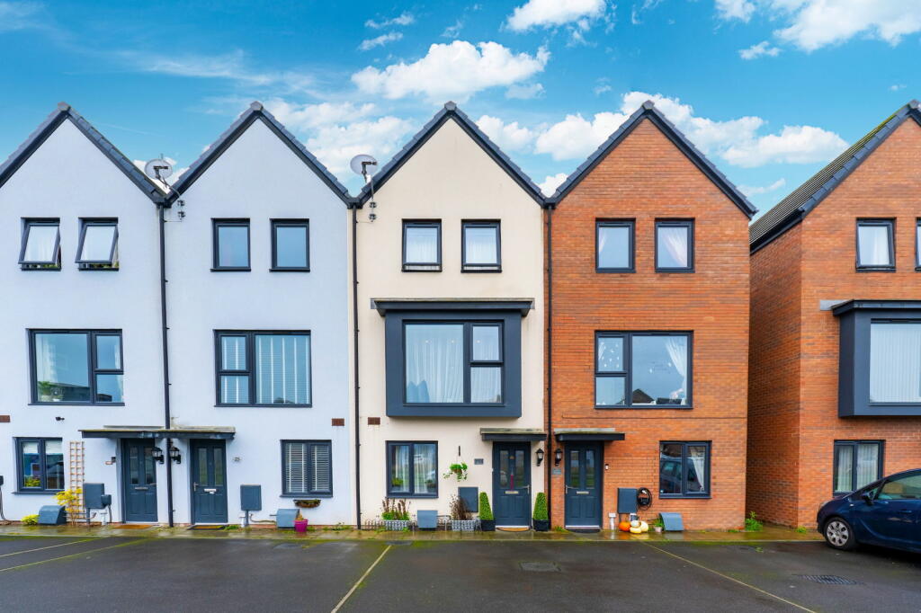 Additional property image - Lon Y Rheilffordd, Barry, CF62 5BP