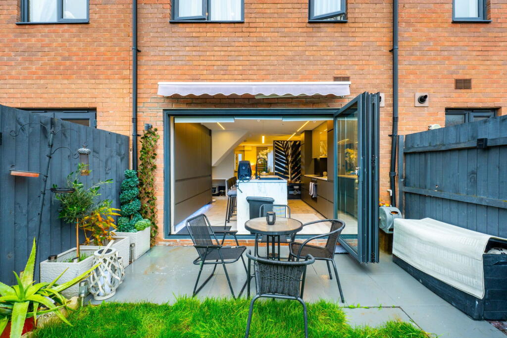 Additional property image - Lon Y Rheilffordd, Barry, CF62 5BP