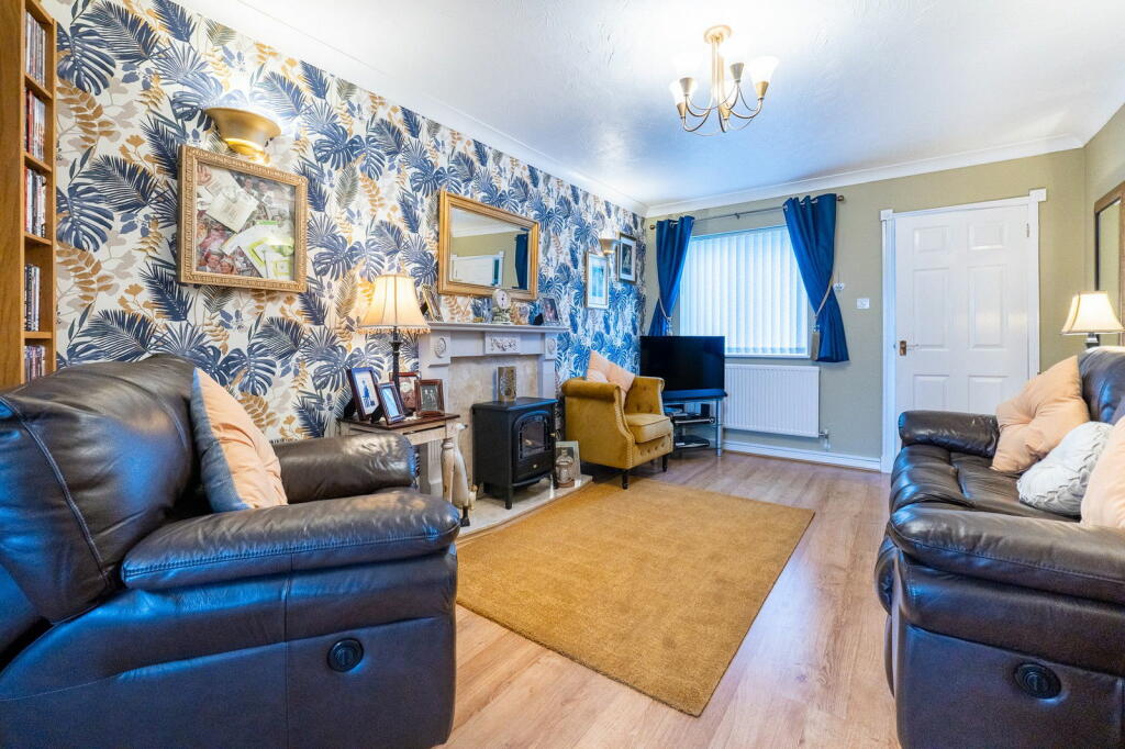 Additional property image - Meadow Way, Caerphilly, CF83 1TQ