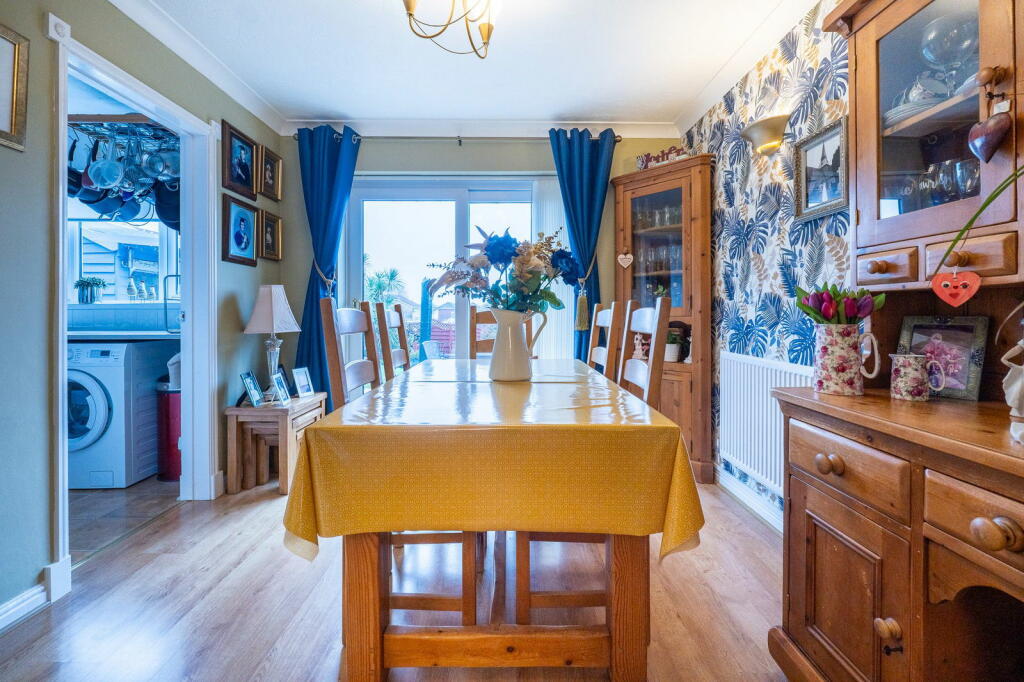 Additional property image - Meadow Way, Caerphilly, CF83 1TQ