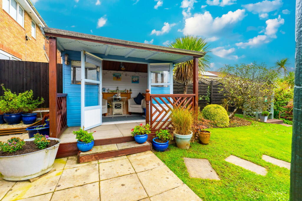Additional property image - Meadow Way, Caerphilly, CF83 1TQ