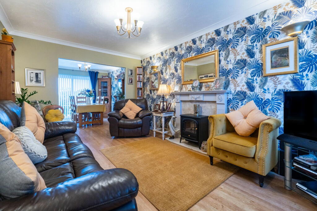 Additional property image - Meadow Way, Caerphilly, CF83 1TQ