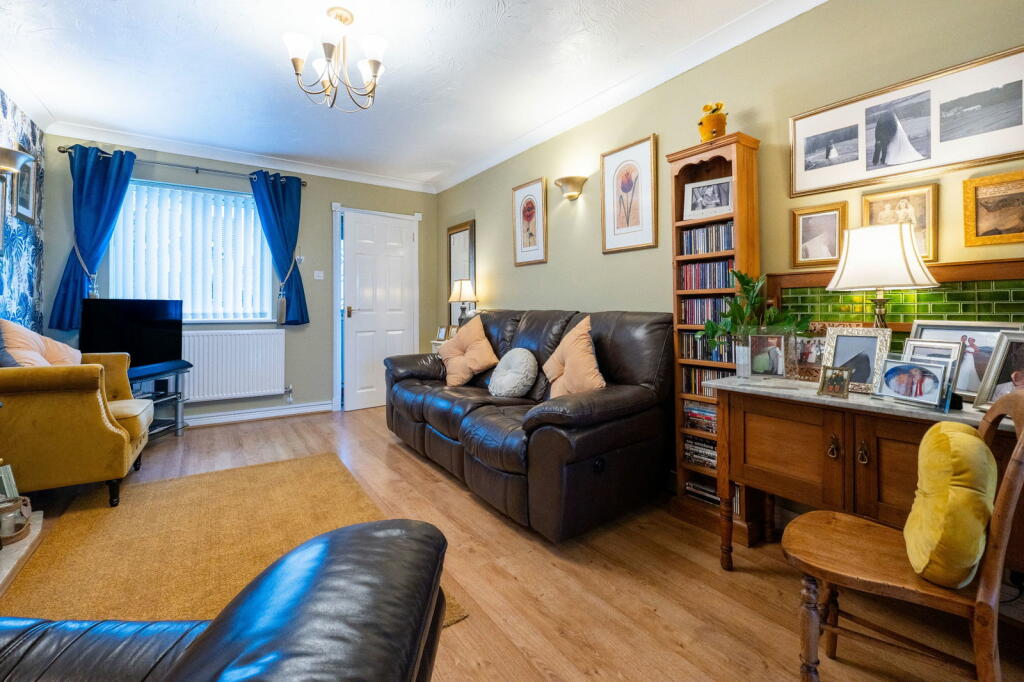 Additional property image - Meadow Way, Caerphilly, CF83 1TQ