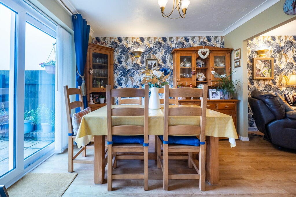 Additional property image - Meadow Way, Caerphilly, CF83 1TQ
