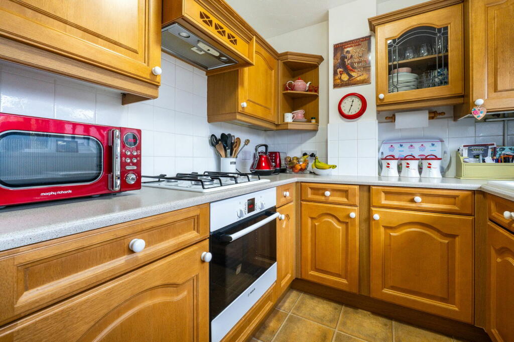 Additional property image - Meadow Way, Caerphilly, CF83 1TQ