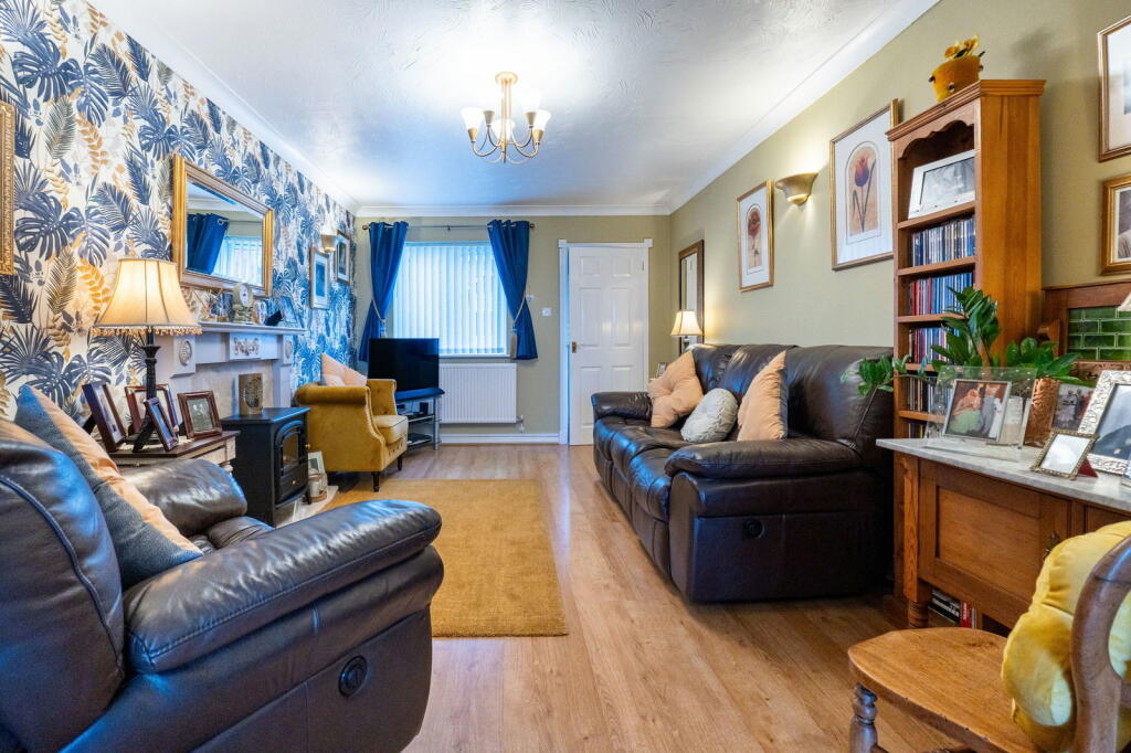 Additional property image - Meadow Way, Caerphilly, CF83 1TQ