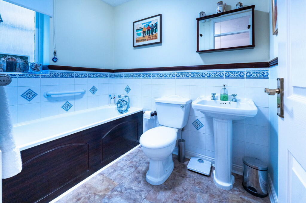 Additional property image - Meadow Way, Caerphilly, CF83 1TQ