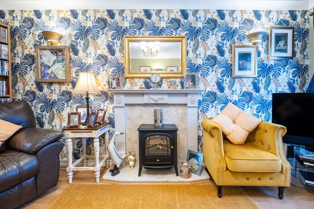 Additional property image - Meadow Way, Caerphilly, CF83 1TQ